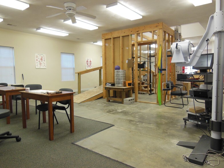 More Photos Of 144 Lincoln Place Ct, Belleville Medical For Sale
