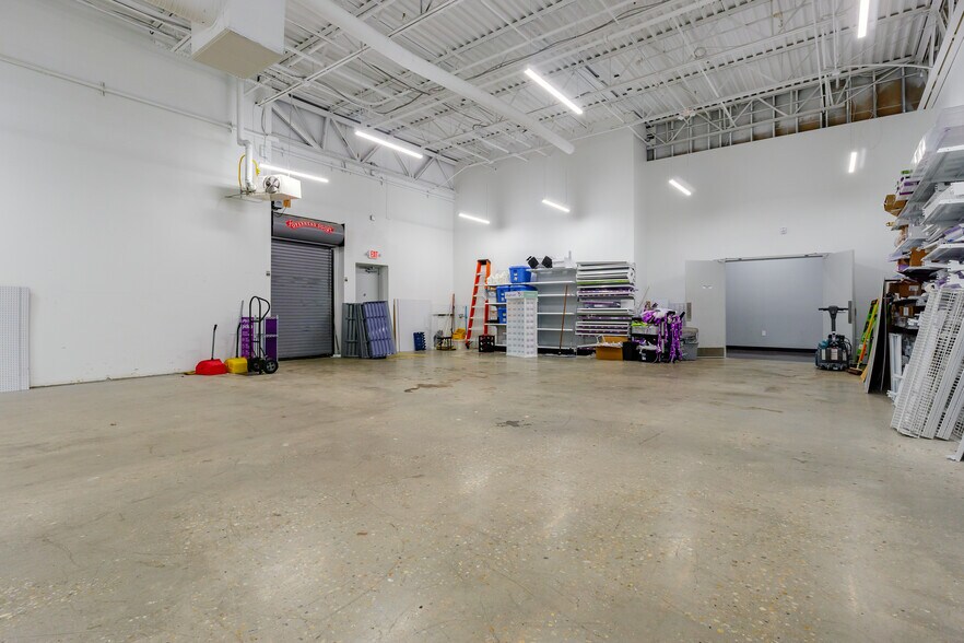 More Photos Of 127 E North Pointe Dr, Salisbury Freestanding For Lease
