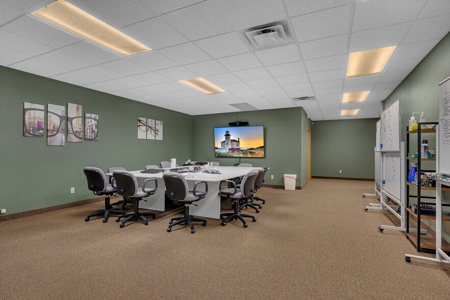 More Photos Of 10 Riverside Ave S, Sartell Office For Lease