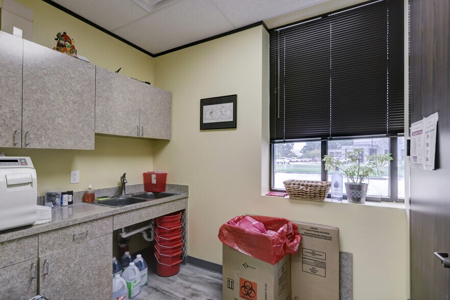 More Photos Of 19701 Kingwood Dr, Kingwood Medical For Sale