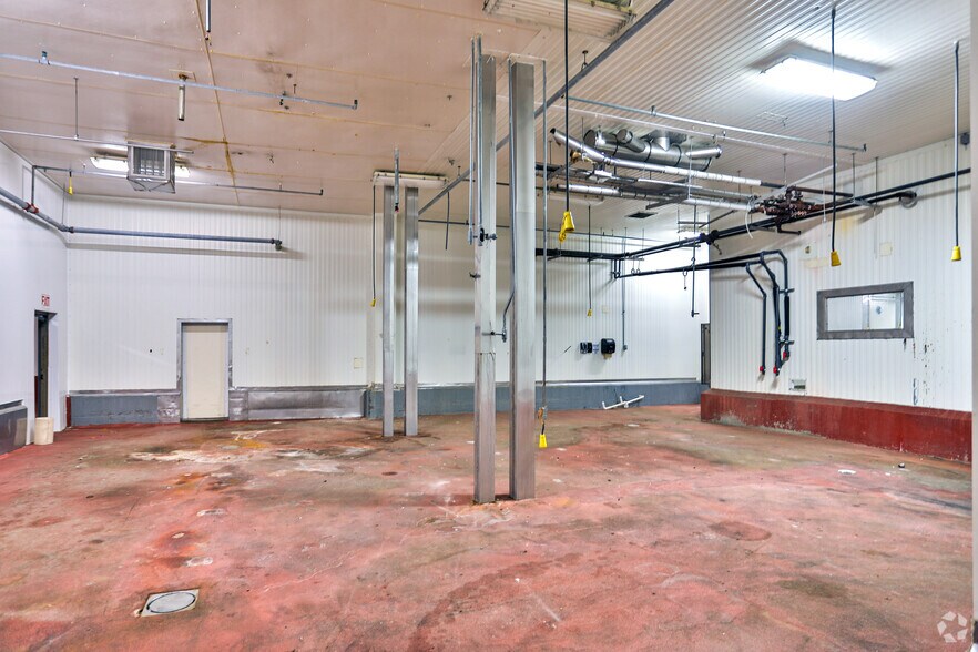 More Photos Of 212 Nuway Packing Dr, Forest City Food Processing For Sale