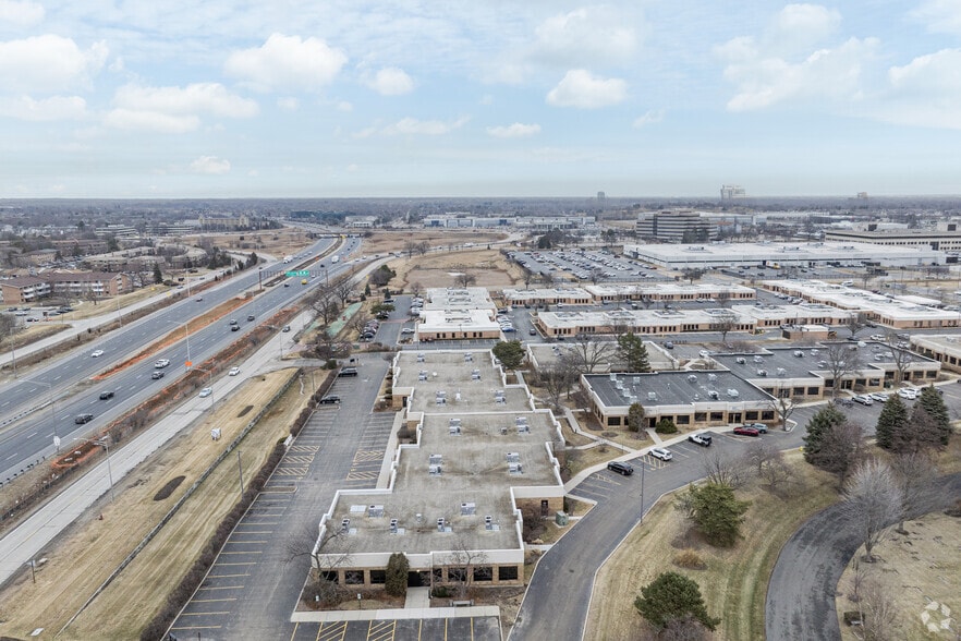 More Photos Of 3105 N Wilke Rd, Arlington Heights Medical For Sale