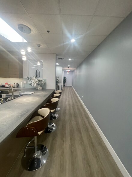 More Photos Of 8500 Bluffstone Cv, Austin Office For Sale