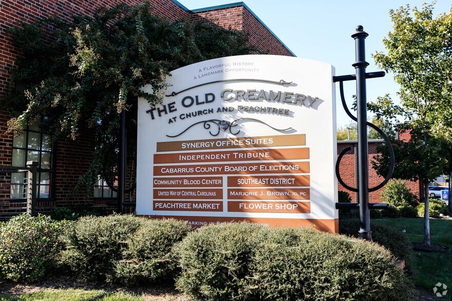 More Photos Of 363 Church St N, Concord Loft Creative Space For Lease