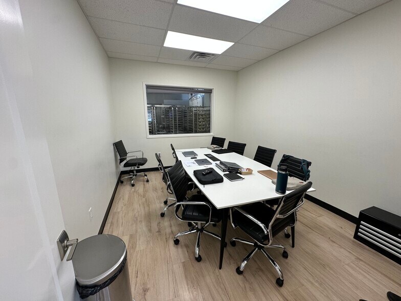 More Photos Of 590 N Main St, Leeds Manufacturing For Sale