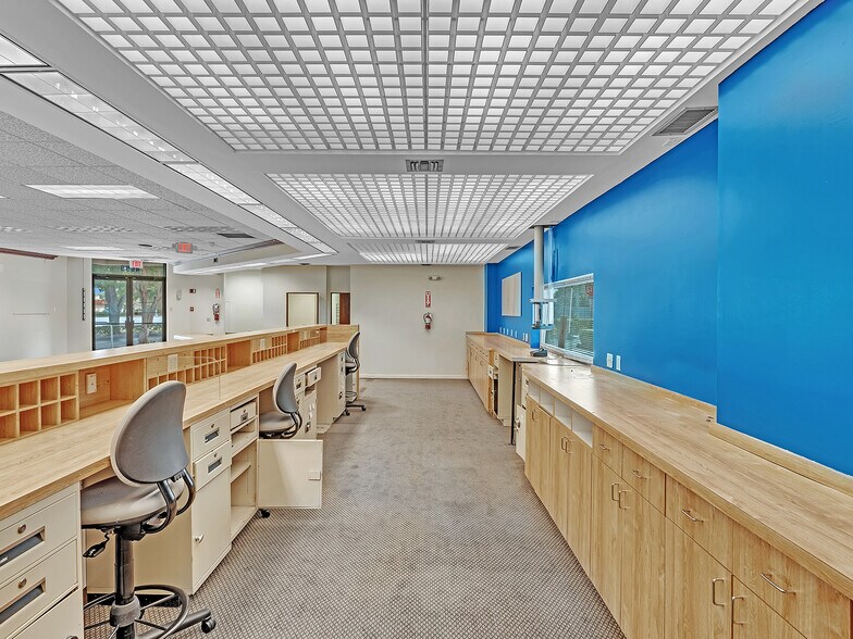 More Photos Of 4699 Nob Hill Rd, Sunrise Medical For Sale