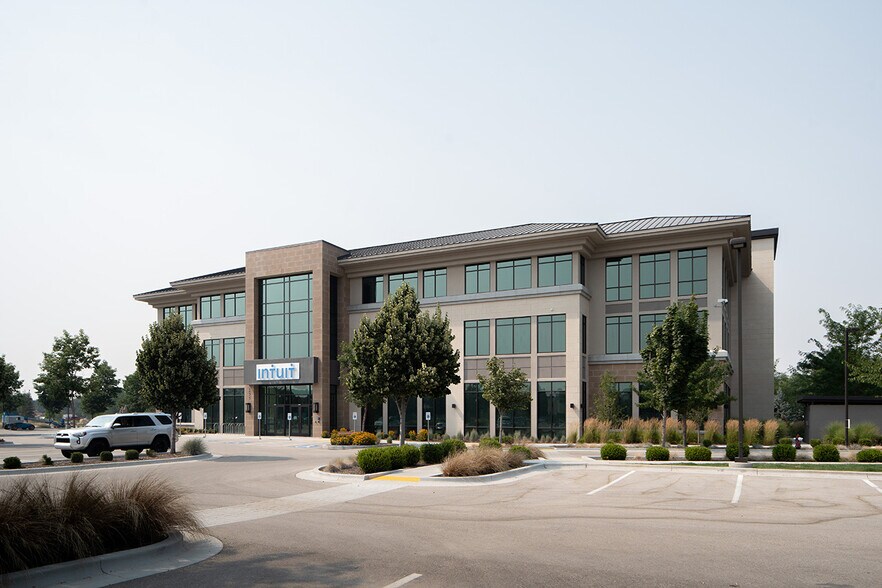 More Photos Of Eagle Rd, Eagle Unknown For Lease