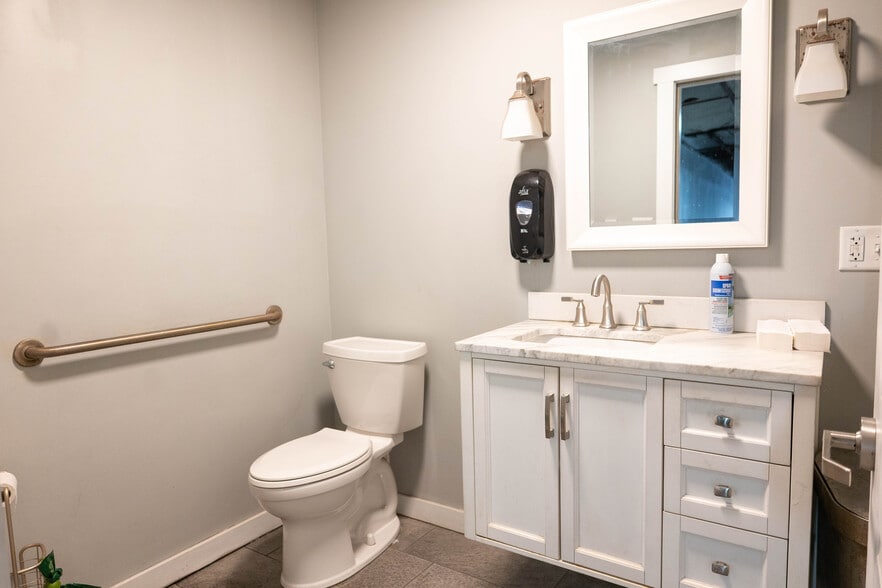 More Photos Of 2424 Columbus Rd, Springfield Warehouse For Sale