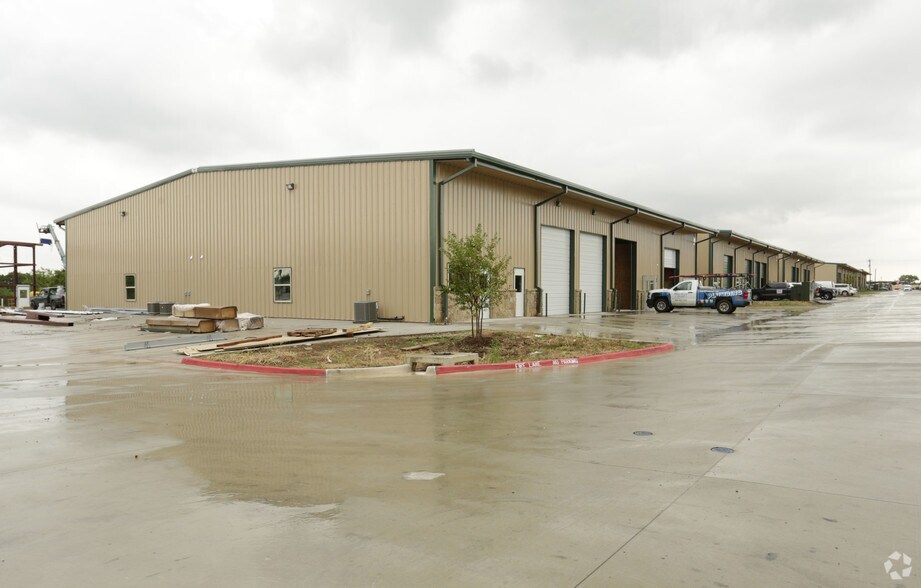 More Photos Of 122 Rose Ln, Frisco Warehouse For Sale