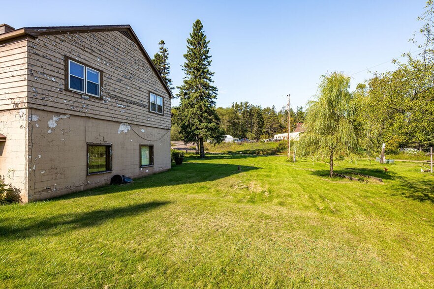 More Photos Of 4892 MN-61 N, Beaver Bay Specialty For Sale