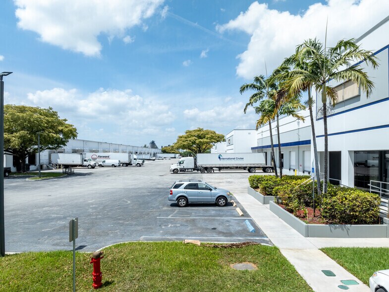 More Photos Of 11825 NW 100th Rd, Medley Warehouse For Lease