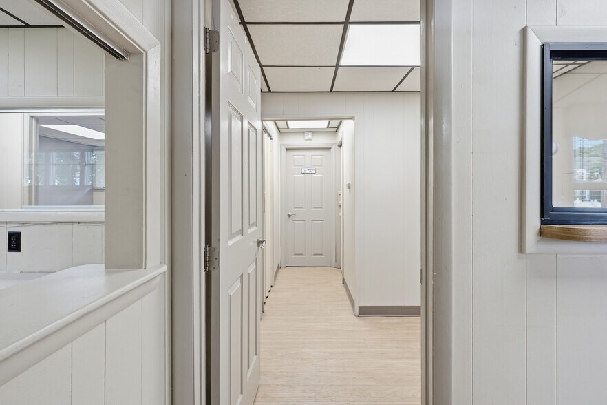 More Photos Of 222 Gibbsboro Rd, Clementon Office For Sale