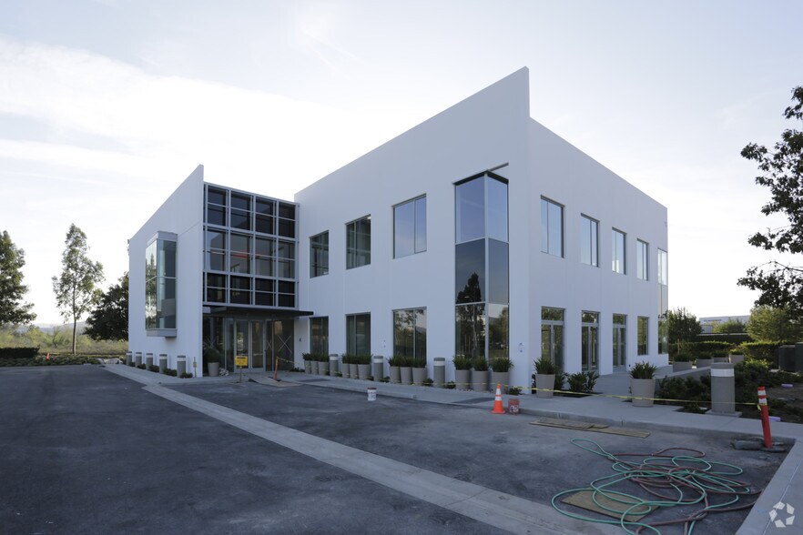More Photos Of 75 Doppler, Irvine Loft Creative Space For Lease