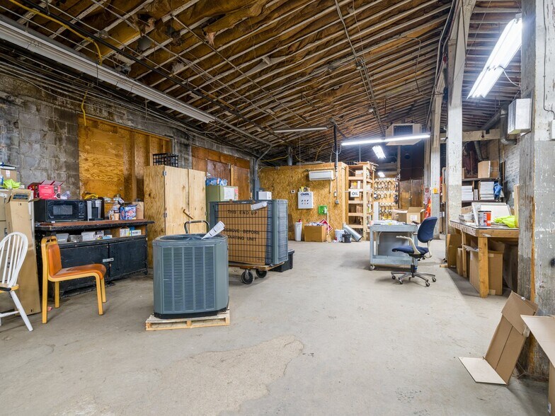 More Photos Of 50 Franklin St, Batavia Flex For Sale