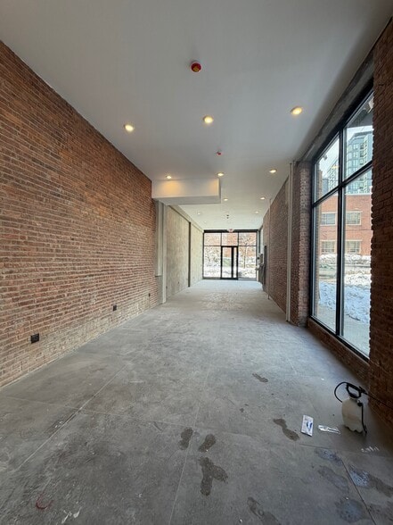 More Photos Of 364 Summit Ave, Jersey City Storefront For Lease