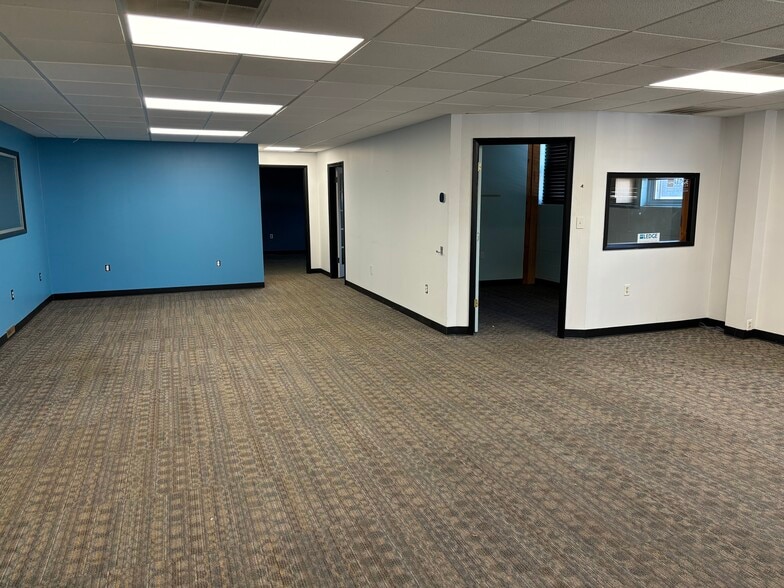 More Photos Of 202 S 6th St, Emmaus Light Manufacturing For Sale