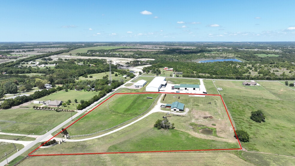 More Photos Of 1253 N Hill St, Van Alstyne Light Distribution For Sale