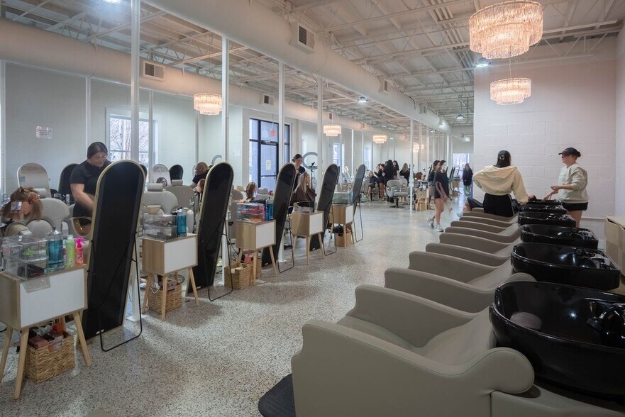 More Photos Of 505 N Seminary St, Florence Office For Sale