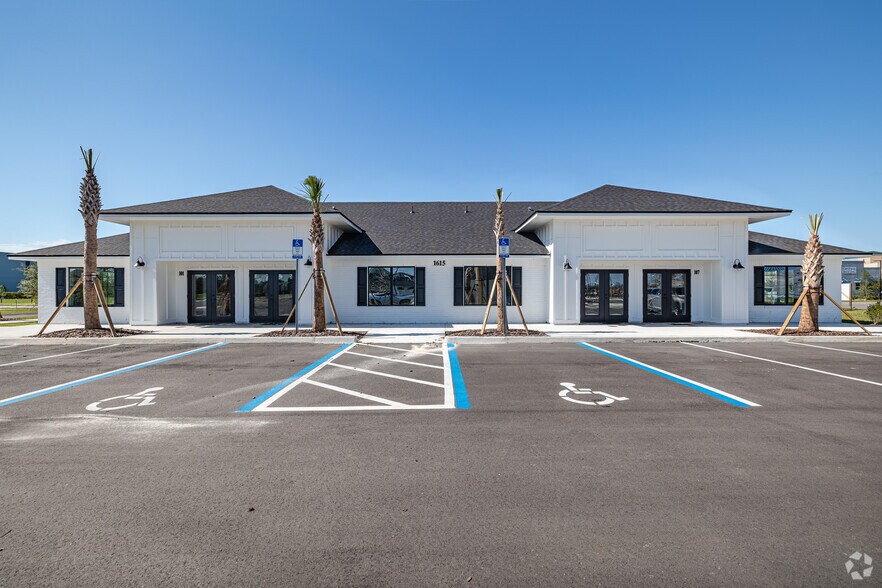 More Photos Of 1615 Corsair Ln, Middleburg Medical For Sale