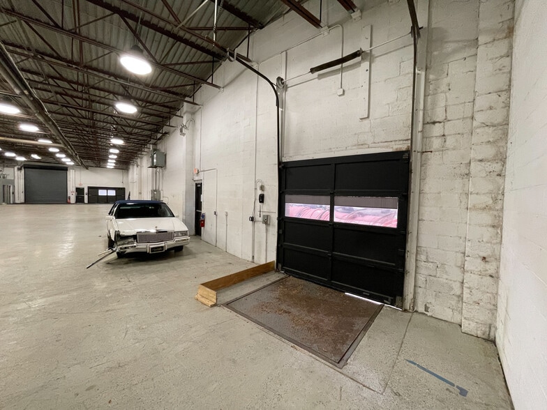 More Photos Of 1371 Saw Mill Run Blvd, Pittsburgh Warehouse For Sale