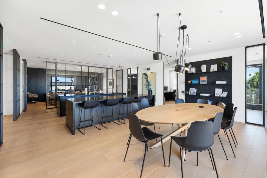 More Photos Of 330 S Cedros Ave, Solana Beach Apartments For Lease