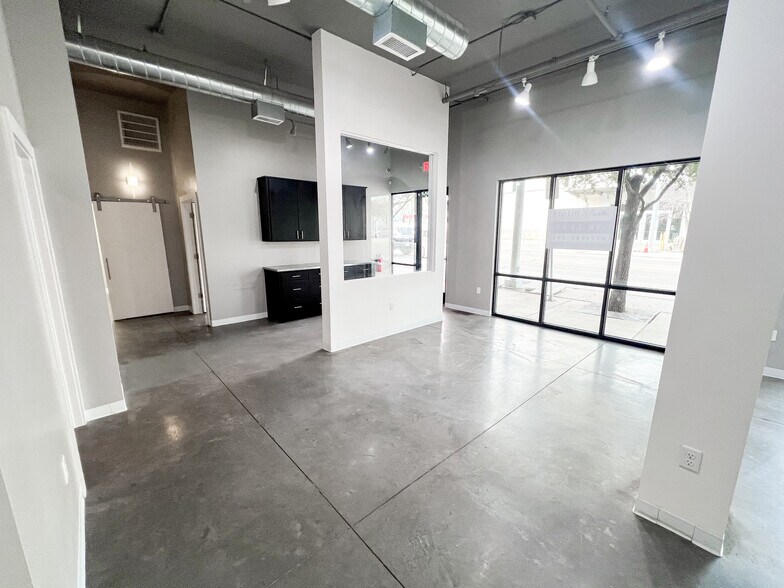 More Photos Of 100 N Main St, Midland Apartments For Lease