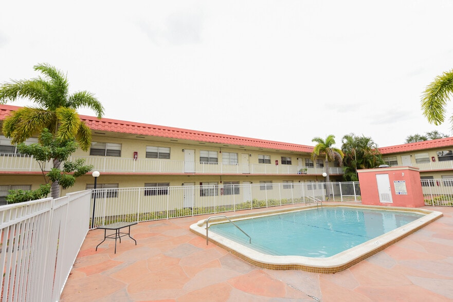 More Photos Of 3400-3460 NW 50th Ave, Lauderdale Lakes Apartments For Sale
