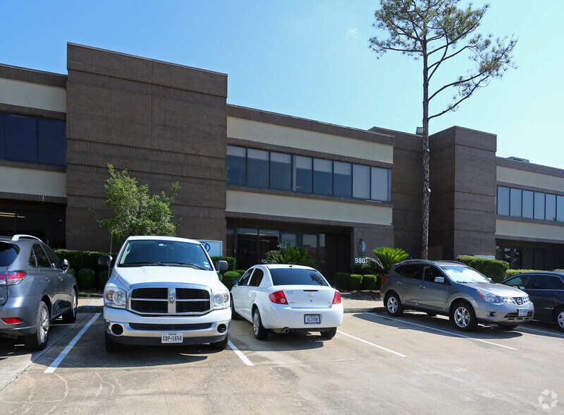 More Photos Of 9807 Whithorn Dr, Houston Office For Lease