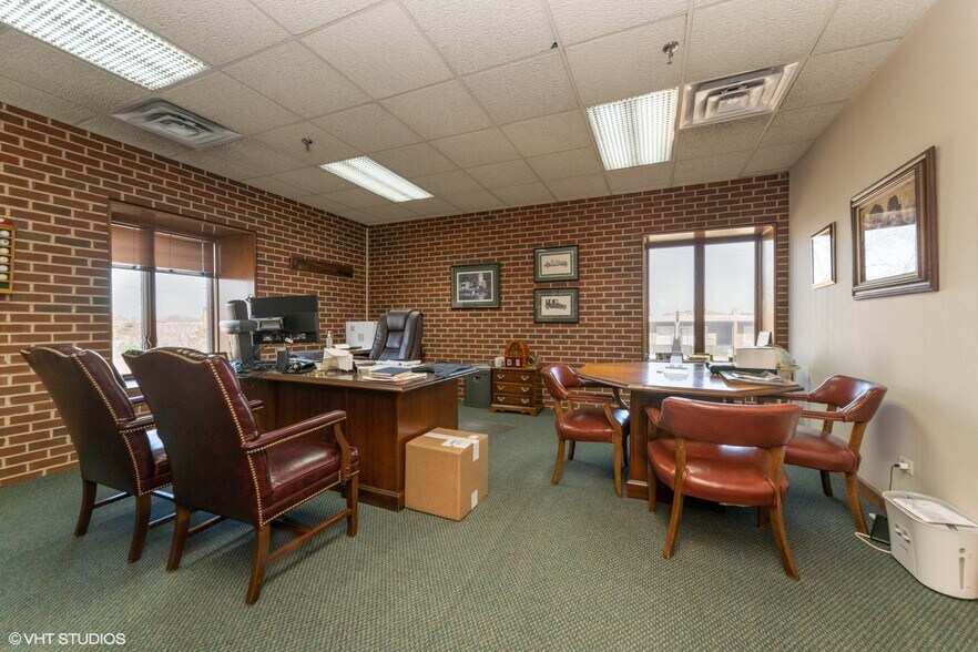 More Photos Of 9401 S Pulaski Rd, Evergreen Park Medical For Sale