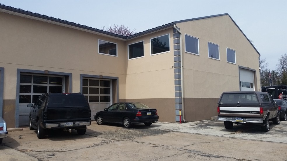 More Photos Of 228 S Chester Pike, Glenolden Auto Repair For Lease