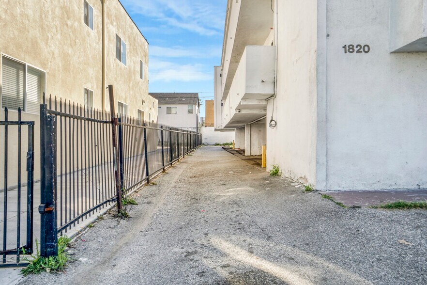 More Photos Of 1820 S La Brea Ave, Los Angeles Apartments For Sale