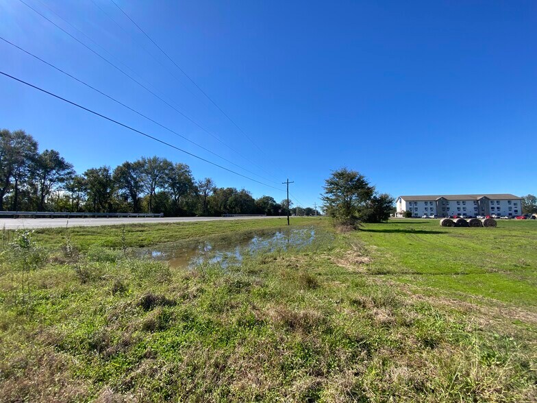 More Photos Of 8327 Airline Hwy, Livonia Land For Lease