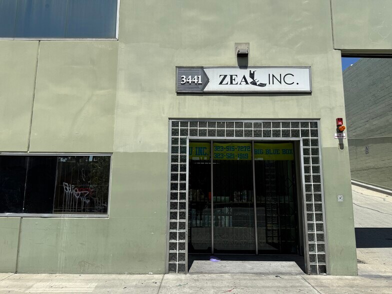 More Photos Of 3431-3495 S Main St, Los Angeles Manufacturing For Sale