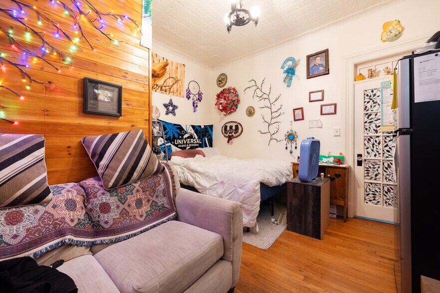 More Photos Of 58 Saint James St, Kingston Apartments For Sale