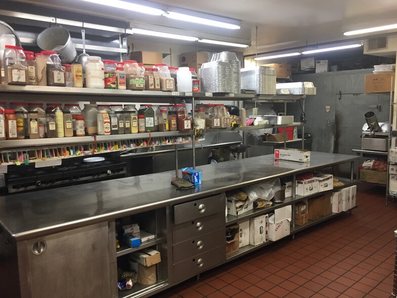 More Photos Of 7618 Madison St, Forest Park Storefront Retail Residential For Lease