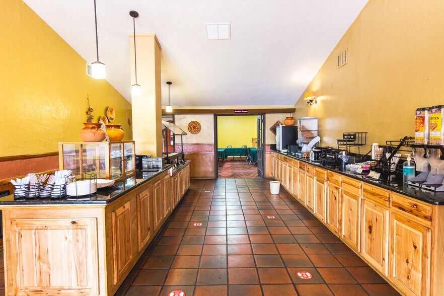 More Photos Of 1765 S Main St, Las Cruces Hotel For Sale