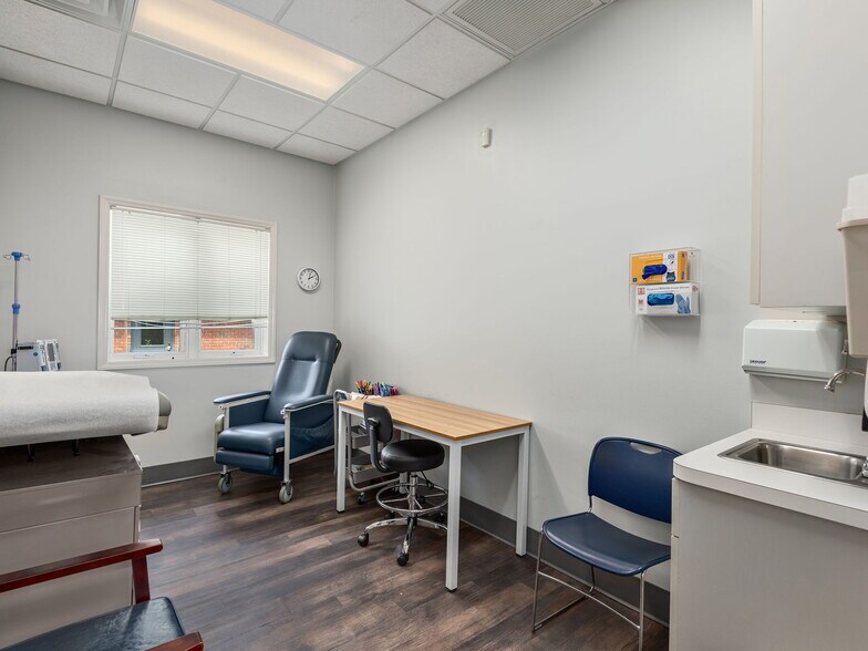 More Photos Of 7 Walden Ridge Dr, Asheville Medical For Sale