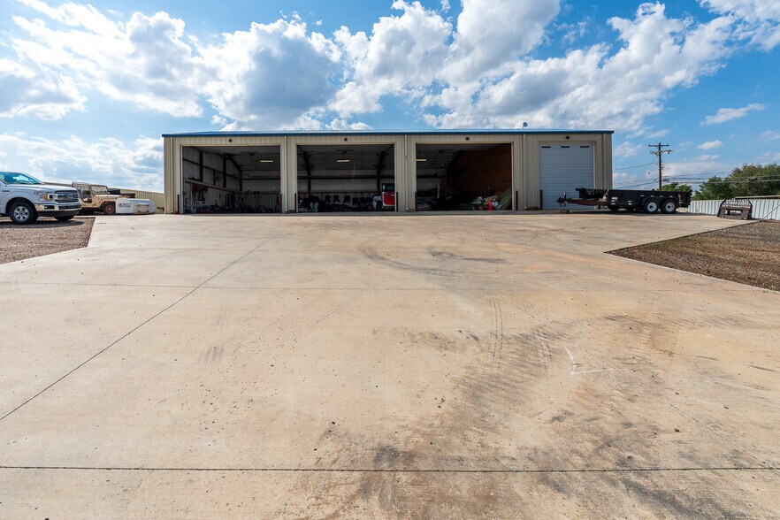 More Photos Of 807 N Tennessee St, Amarillo Warehouse For Sale