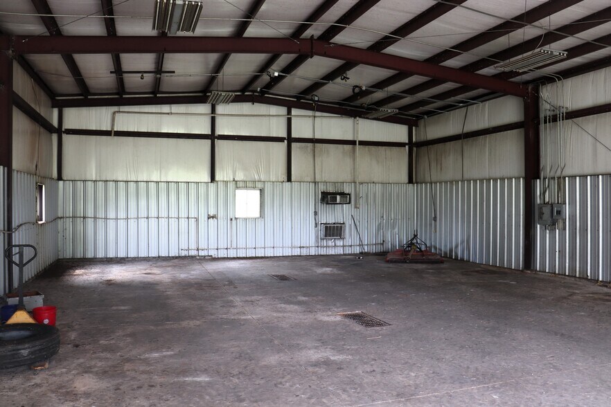 More Photos Of 86 FM 770, Liberty Warehouse For Sale