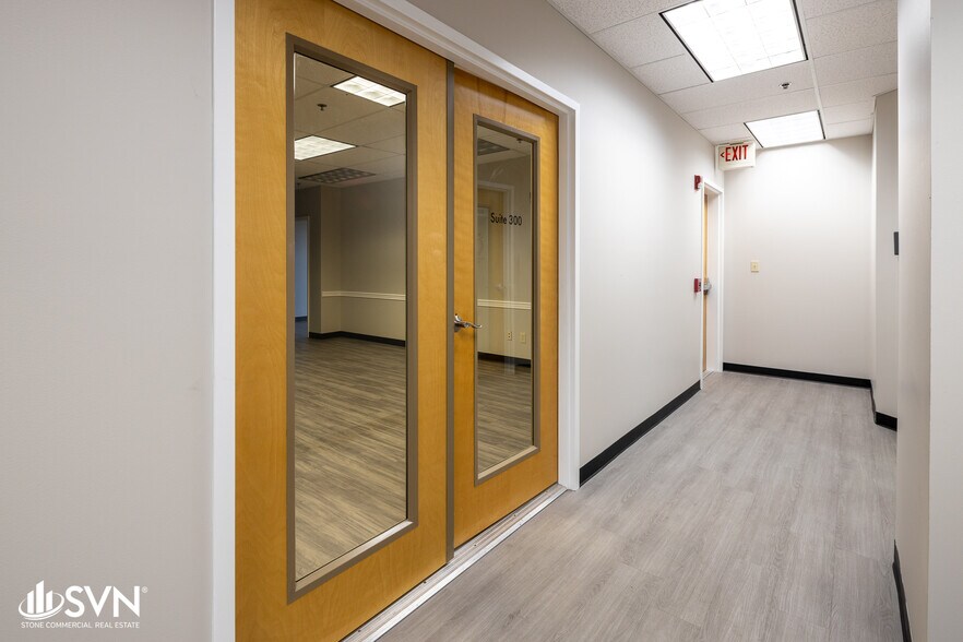 More Photos Of 1050 Monarch St, Lexington Office For Lease