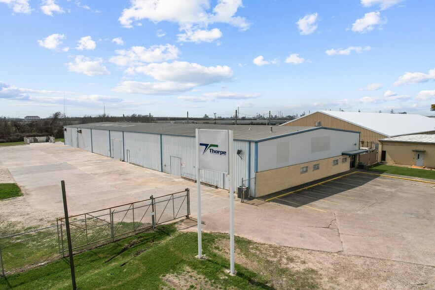 More Photos Of 6719 E Highway 332, Freeport Industrial For Sale