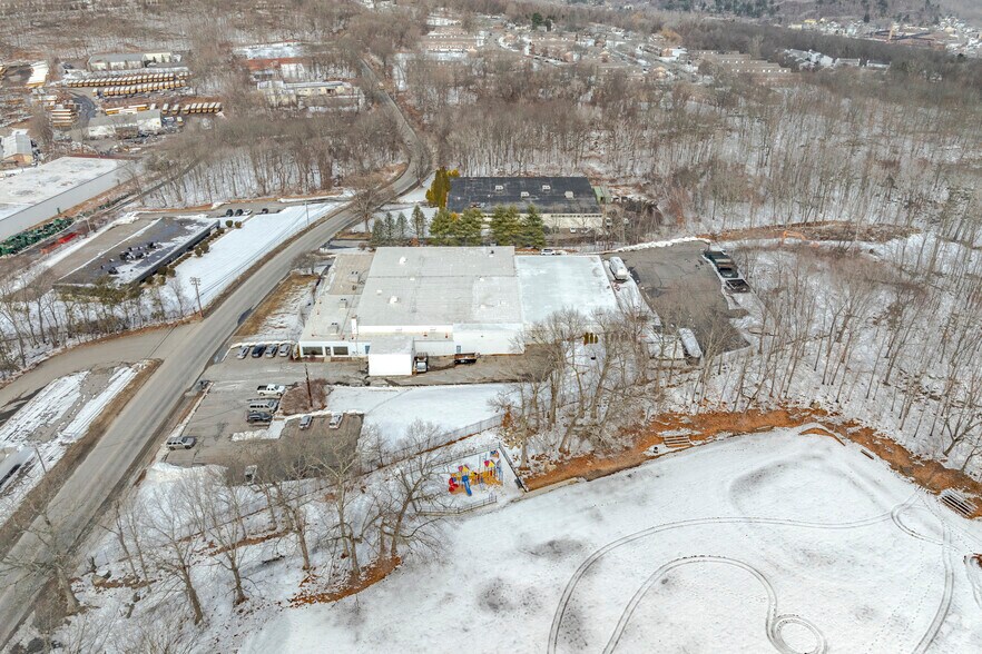 More Photos Of 266 Brookside Rd, Waterbury Manufacturing For Sale
