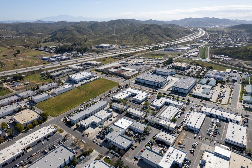 More Photos Of 560 Birch St, Lake Elsinore Manufacturing For Sale