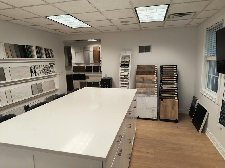 More Photos Of 9421 Joliet St, Saint John Medical For Lease