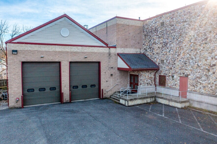 More Photos Of 35 Main St, Hellertown Medical For Sale