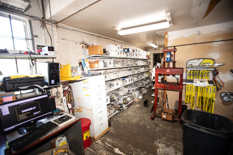 More Photos Of 14825 US Highway 19, Hudson Service For Sale