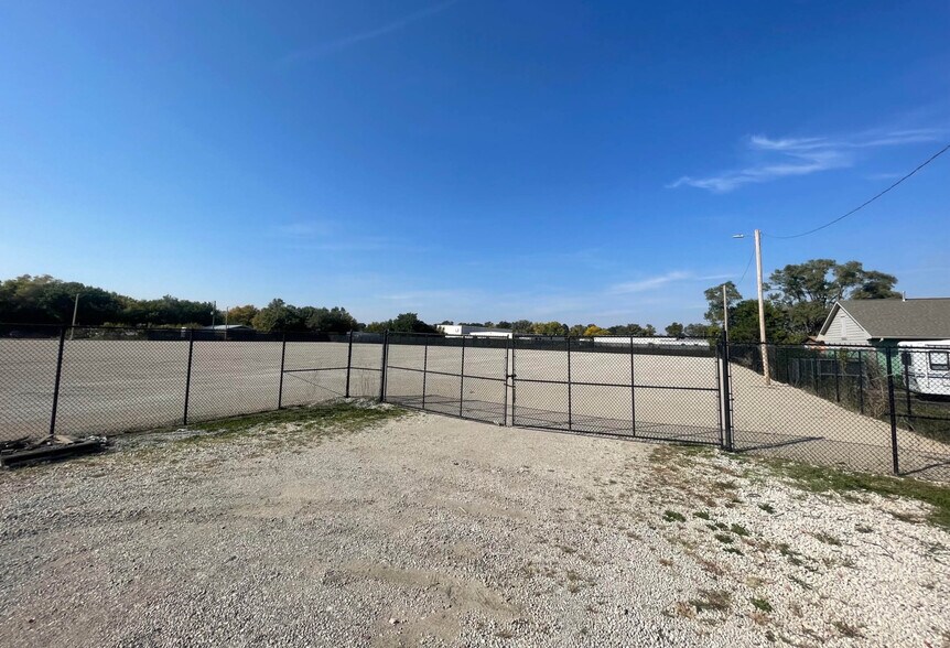 More Photos Of 6445 John J Pershing Dr, Omaha Land For Lease