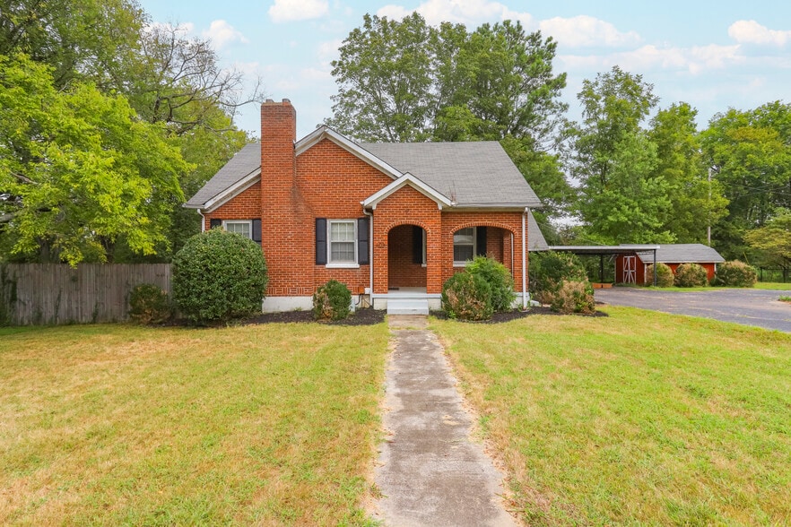 More Photos Of 103 Bass Dr, Columbia Flex For Sale