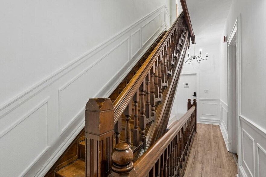 More Photos Of 1611 S Broad St, Philadelphia Specialty For Sale