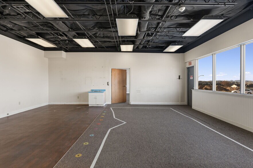 More Photos Of 120 E Altamira Dr, Cedar City Office Residential For Lease